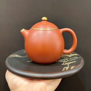 ấm tử sa Long Đán nghi hưng thủ công viền vàng đẹp 250ml pha trà ngon.