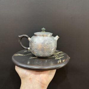 Ấm pha trà bạc nguyên chất ag 999 thủ công sơn thủy đẹp 230ml quai gỗ pha trà ngon