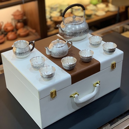 Bộ ấm trà bạc nguyên chất 999 cao cấp chạm khắc phong vân thủ công đẹp pha trà ngon