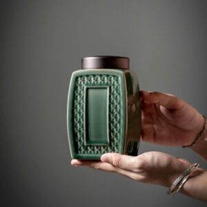 Lọ đựng trà sứ men ngọc cao cấp nắp xoáy 2 lớp dáng vuông 900ml HT36.