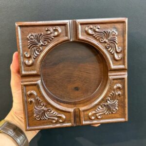 Gạt tàn bằng gỗ gụ nguyên khối ngũ phúc lâm môn vuông 16x4.5cm GTG07.