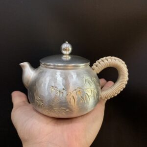 Ấm bạc nguyên chất 999 pha trà gò tay thủ công họa tiết trúc 220ml cực đẹp