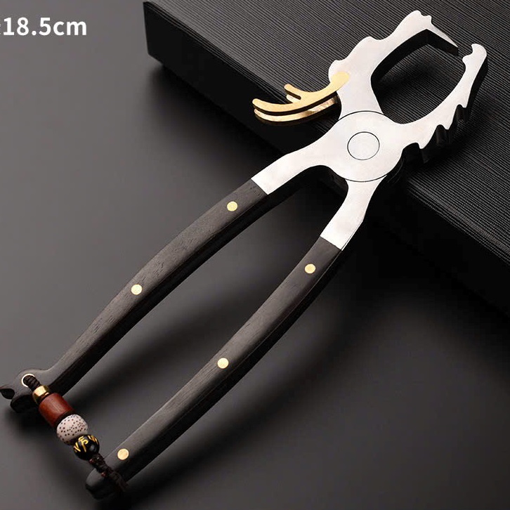 Kim Tach Tra Pho Nhi Can Go Dau Rong 18.5cm DC30 (1) Kìm bấm tách trà bánh và trầm hương dạng miếng hình đầu rồng cán gỗ đẹp.