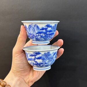 Chén trà sứ cảnh đức men lam cao cấp vẽ thiên lý giang sơn đồ 100ml dáng miệng loe đẹp.