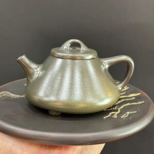 Ấm trà tử sa thạch biều nê hưng hỏa biến thủ công cao cấp 240ml công năng pha trà tốt.