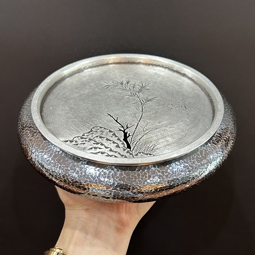 Khay trà bạc nguyên chất 999 để ấm chén dáng tròn trúc đẹp gò tay thủ công.