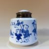 Hũ trầ sứ Cảnh Đức Đồng tử hý xuân 850ml HT84