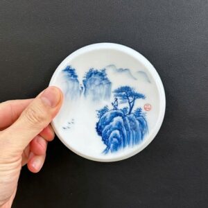 Lót ly trà sứ cảnh đức vẽ tay sơn thủy dáng tròn dày đẹp 9.8x1.8cm LC47.